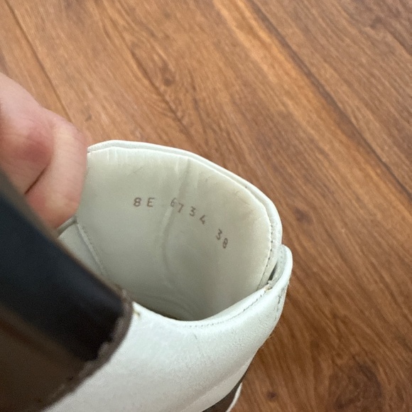 FENDI Signature Logo Casual Sneakers In White 38 - Picture 6 of 7